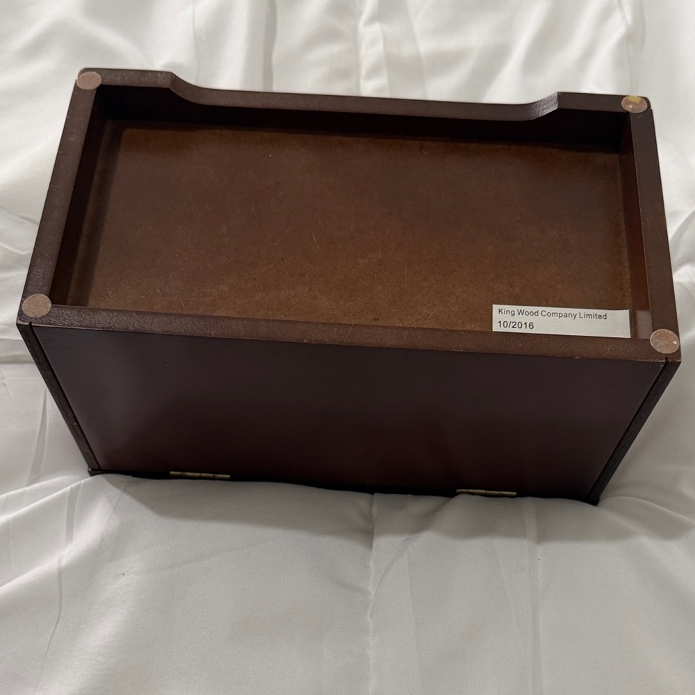 Elegant Brown Wooden Jewelry Box - Picture 9 of 11